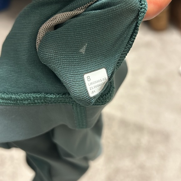 Lululemon Energy Bra Size 8 - Picture 3 of 3